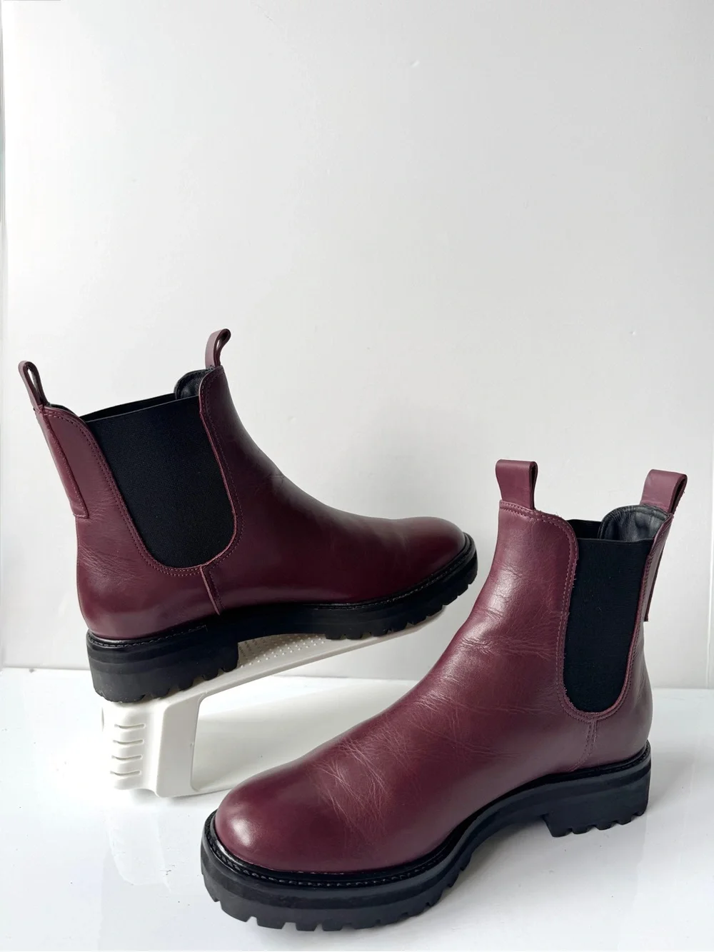 Everlane The Lugsole Chelsea Boots in Bordeaux Size 10.5